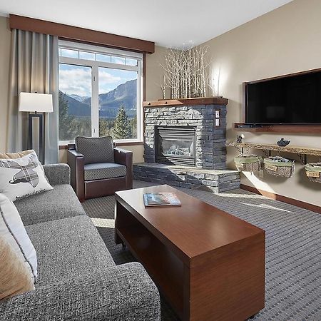 Mountain View Escape With Open Hot Tub, Views!! Villa Canmore Kültér fotó