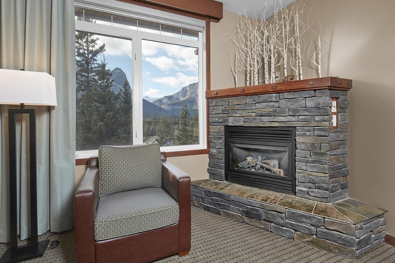 Mountain View Escape With Open Hot Tub, Views!! Villa Canmore Kültér fotó