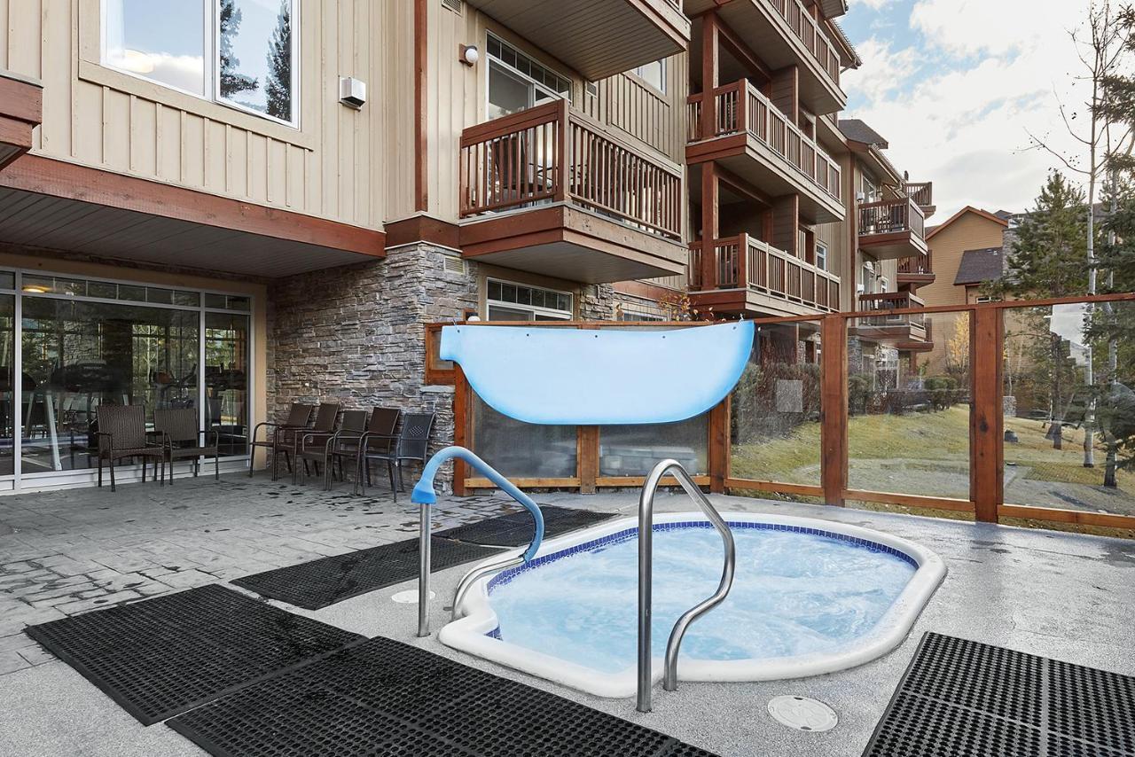 Mountain View Escape With Open Hot Tub, Views!! Villa Canmore Kültér fotó