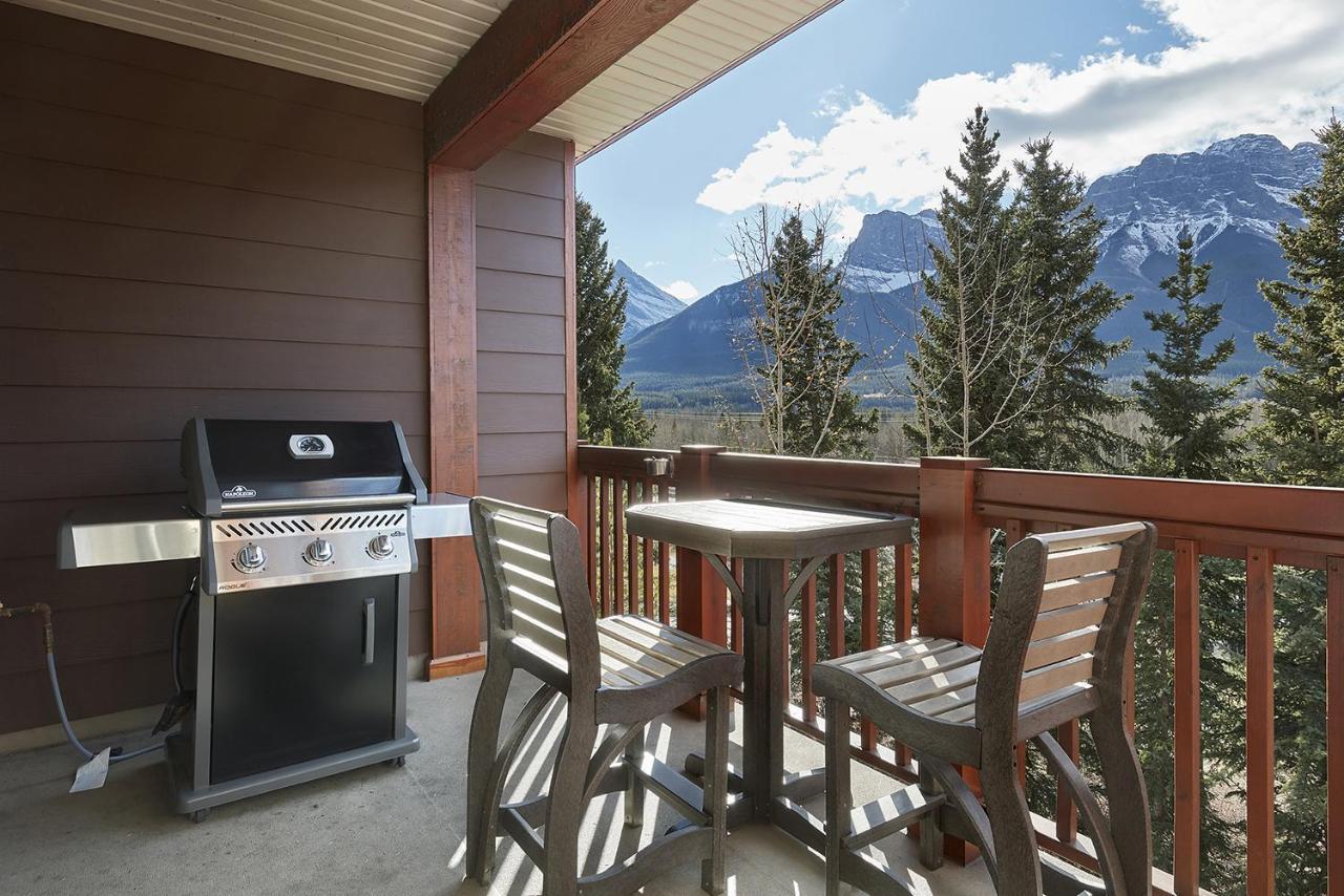 Mountain View Escape With Open Hot Tub, Views!! Villa Canmore Kültér fotó