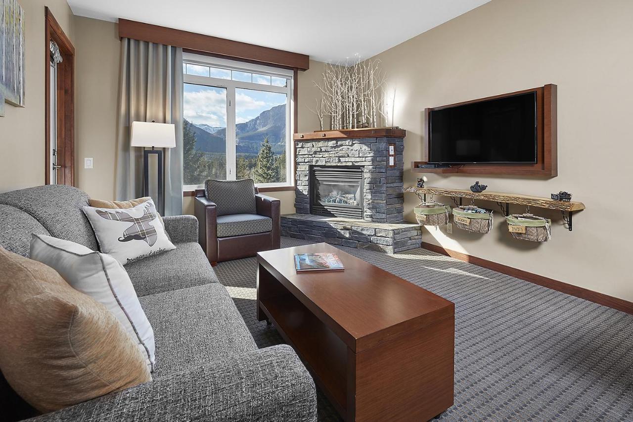 Mountain View Escape With Open Hot Tub, Views!! Villa Canmore Kültér fotó
