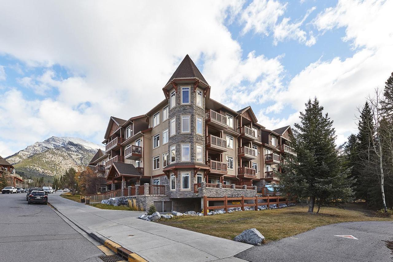 Mountain View Escape With Open Hot Tub, Views!! Villa Canmore Kültér fotó